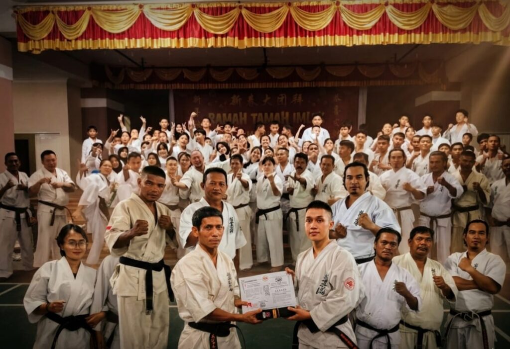 Kala Hitam Indonesia Siantar Satukan 100 Karateka dalam Latihan Bersama dan Ujian Sabuk