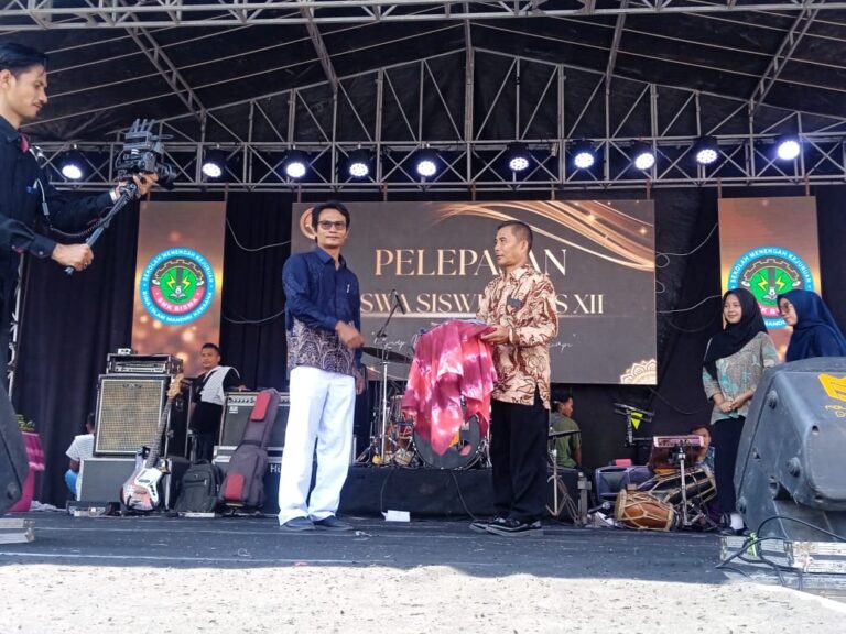 SMK BISMA Kersana Resmi Lepas Kelulusan 510 Siswa-Siswi Kelas XII