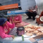 Korban Koperasi Swadarma BNI Siantar Bertahan Menginap, Tuntut Hak Segera Dibayar