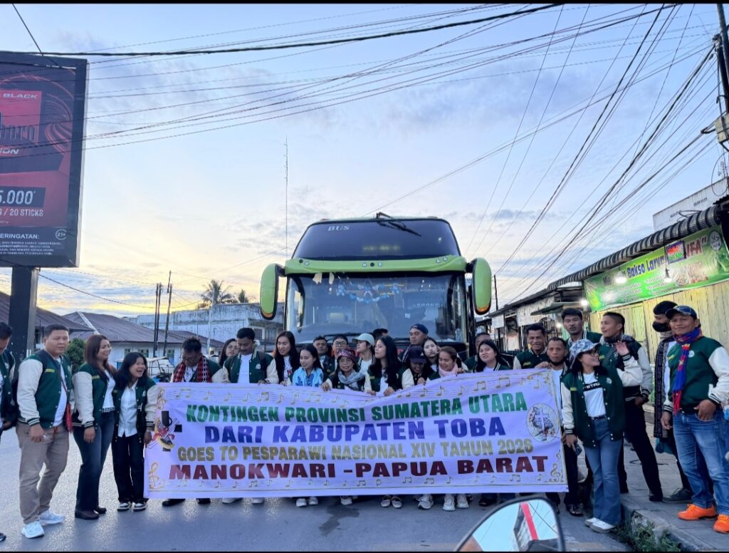 Kontingen Kabupaten Toba Berangkat ke Pesparawi Nasional XIV di Manokwari Papua Barat